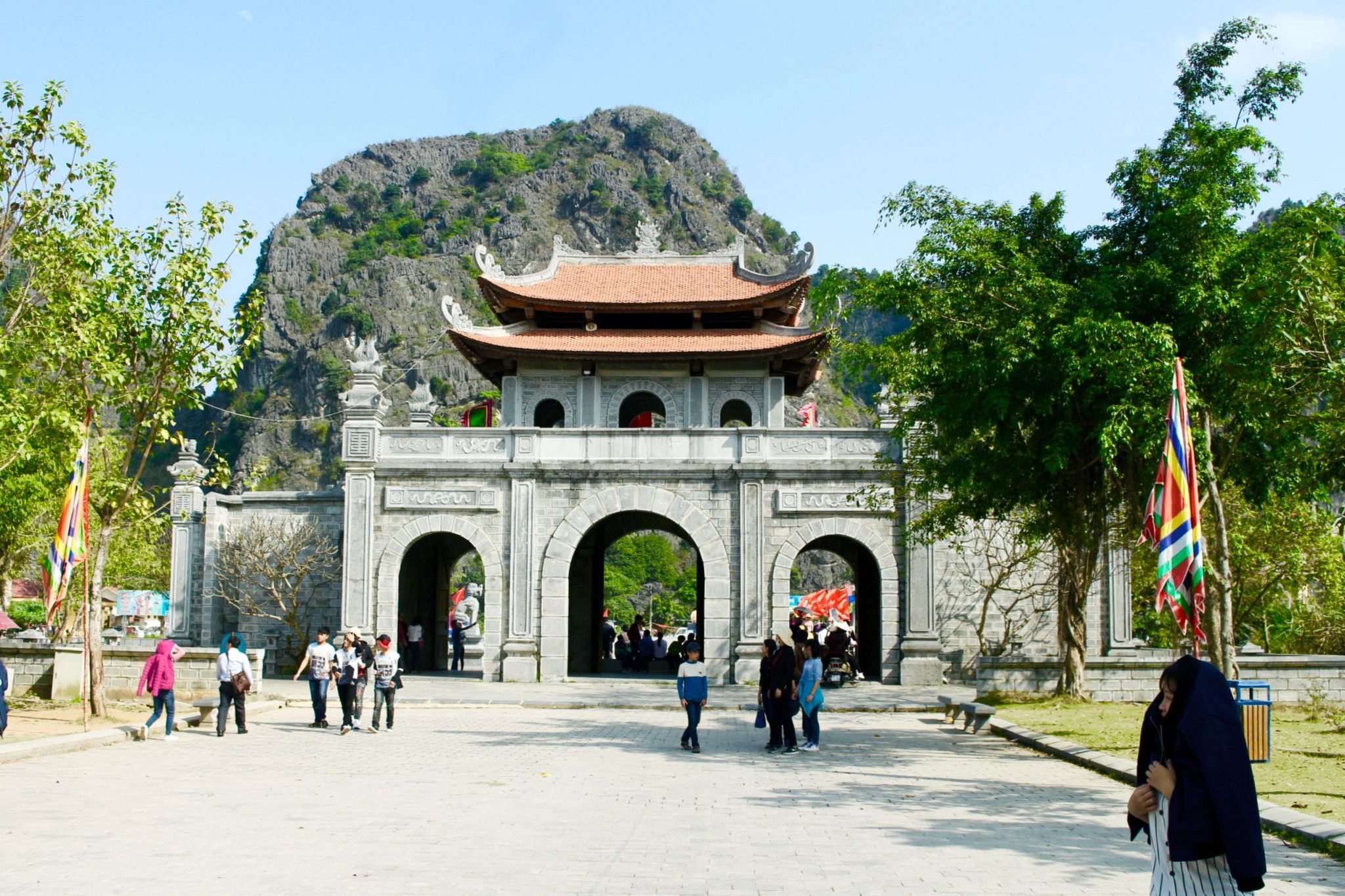 Hanoi to Ninh Binh to see Hoa Lu ancient capital
