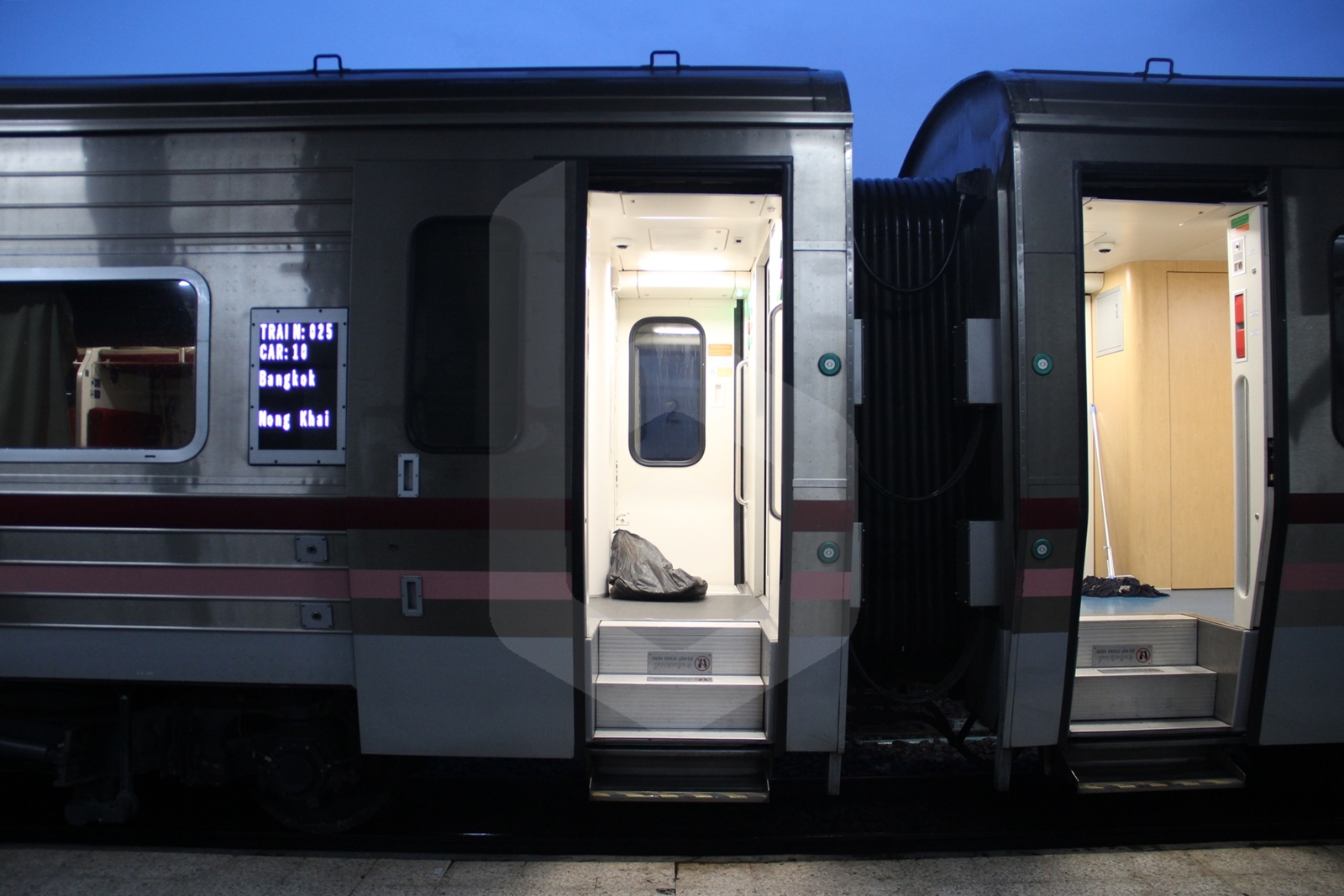 Bangkok to Nong Khai by train