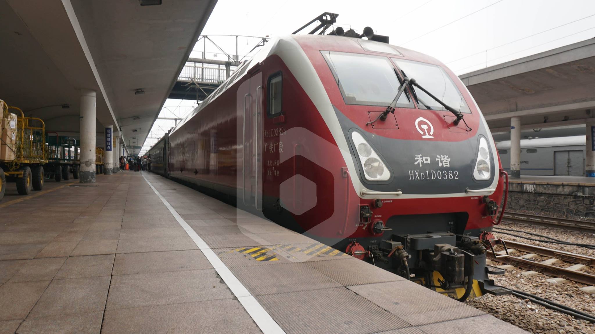 Guangzhou to Xi'an by train