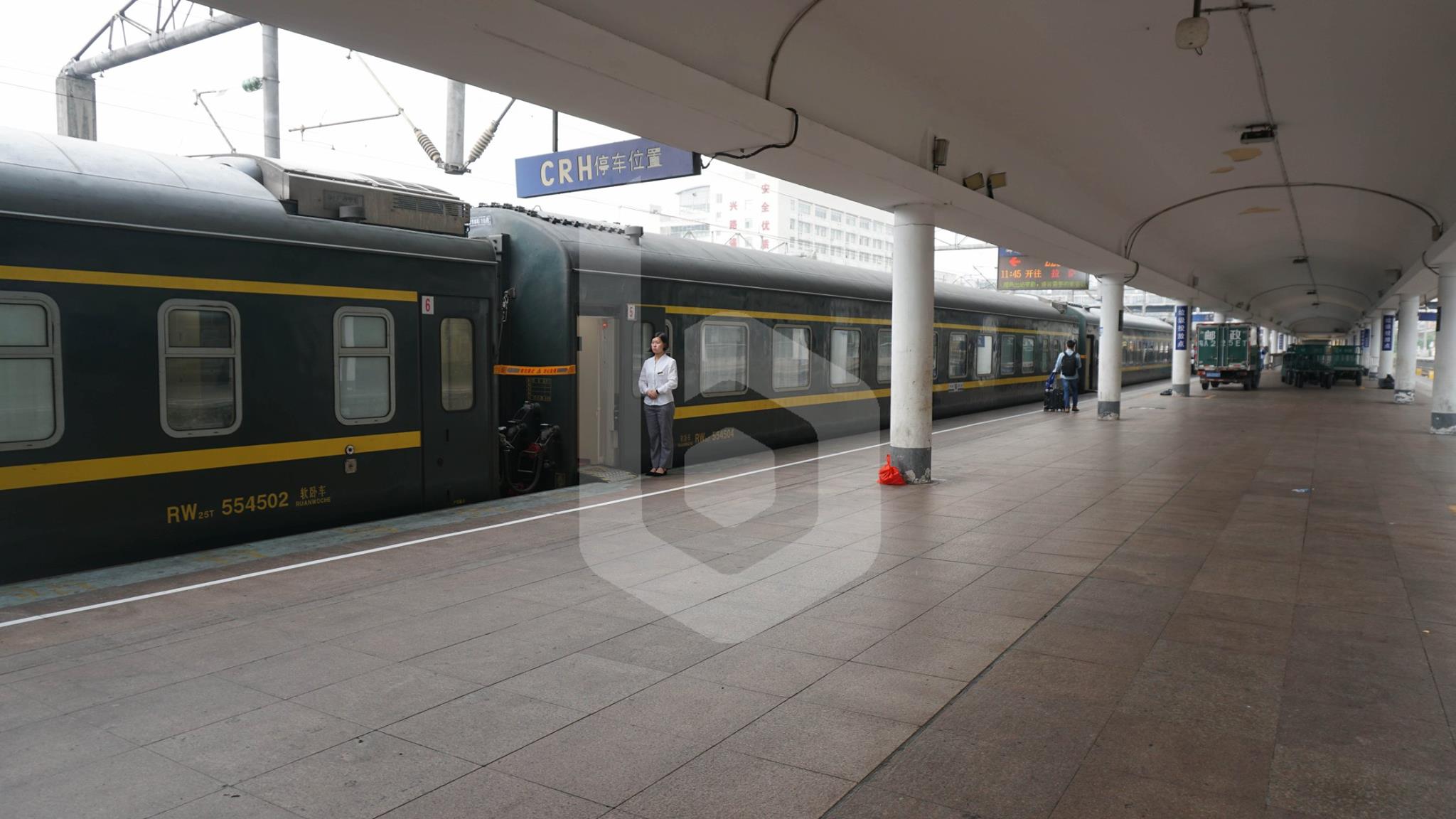 Guangzhou to Xi'an by train