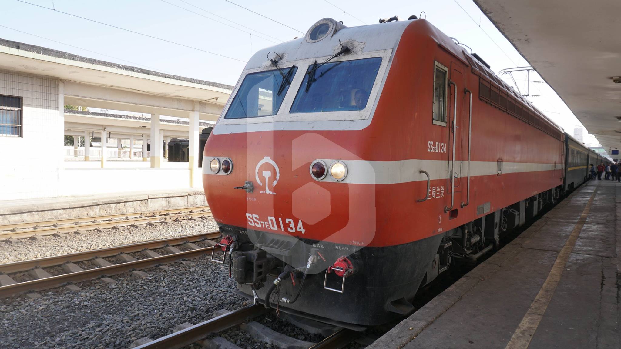 Guangzhou to Xi'an by train