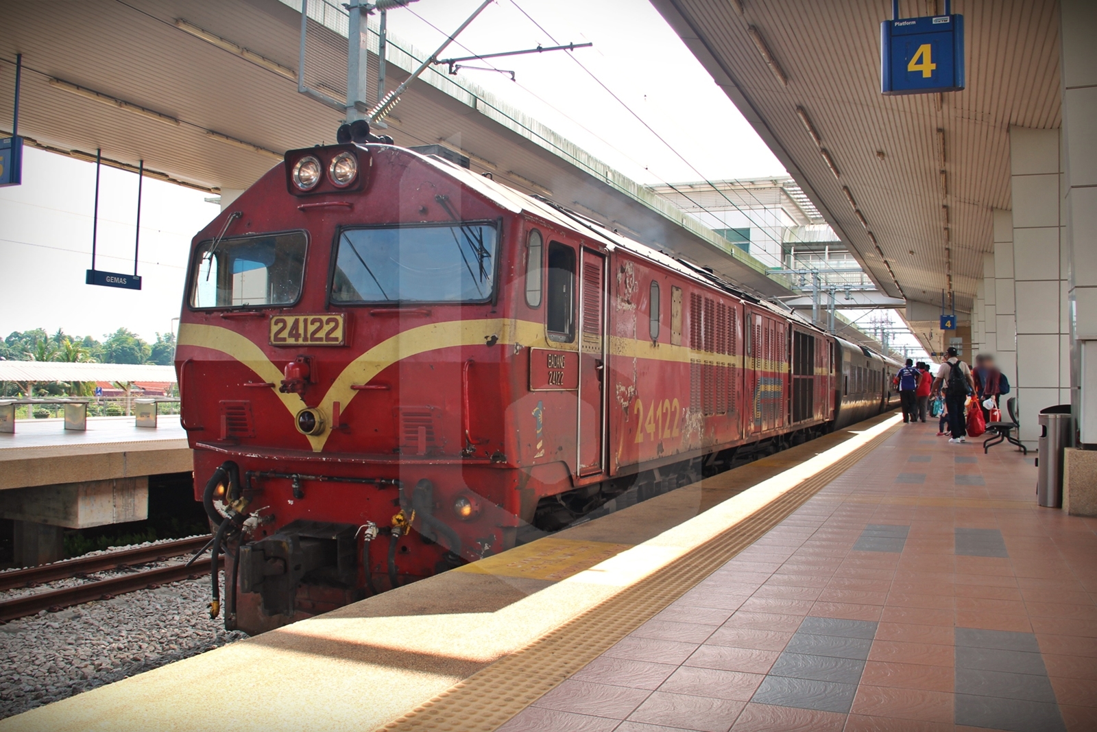 Gemas đến Johor Bahru bằng tàu hỏa