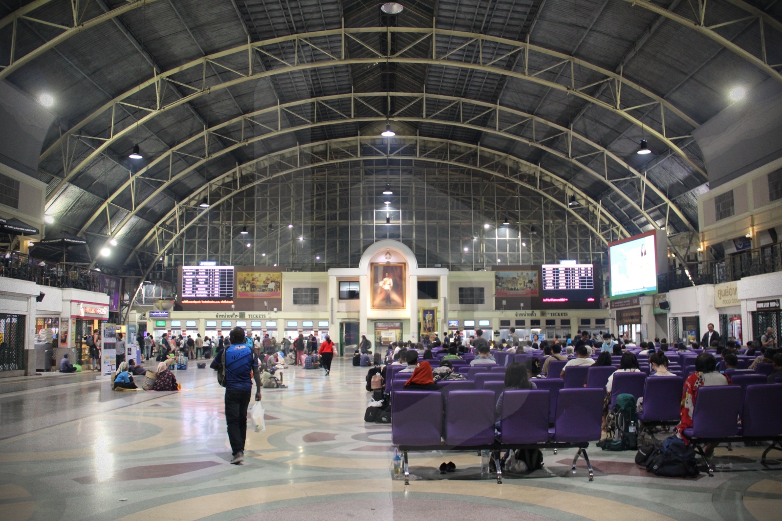 Bangkok to Ubon Ratchathani by train