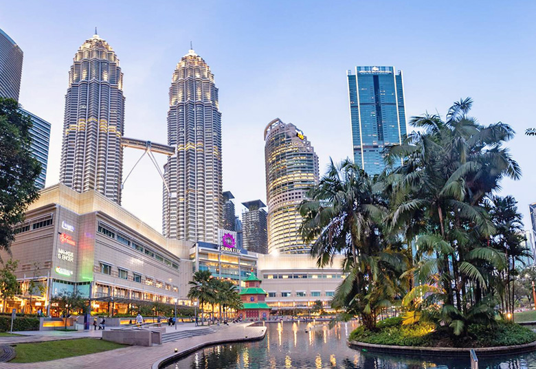 Đặt vé tàu điện ngầm đến KLCC Park