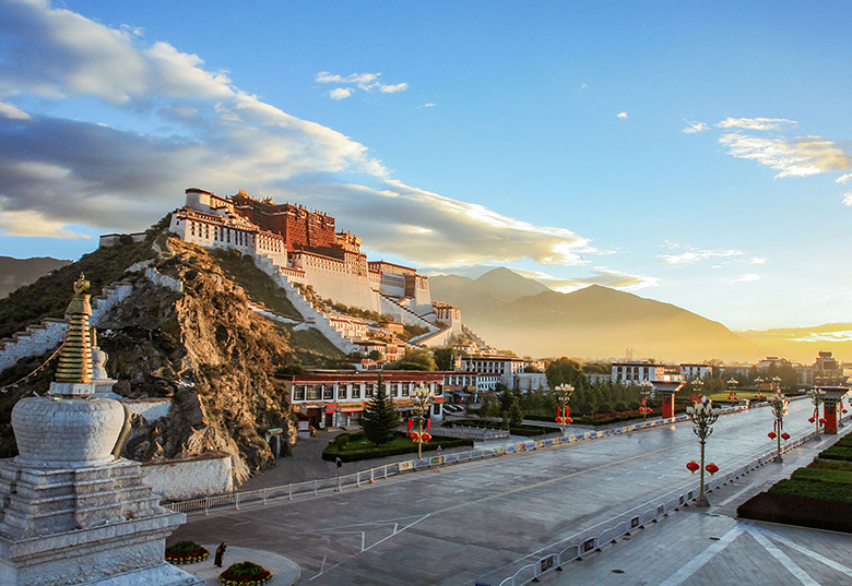book your train to Lhasa