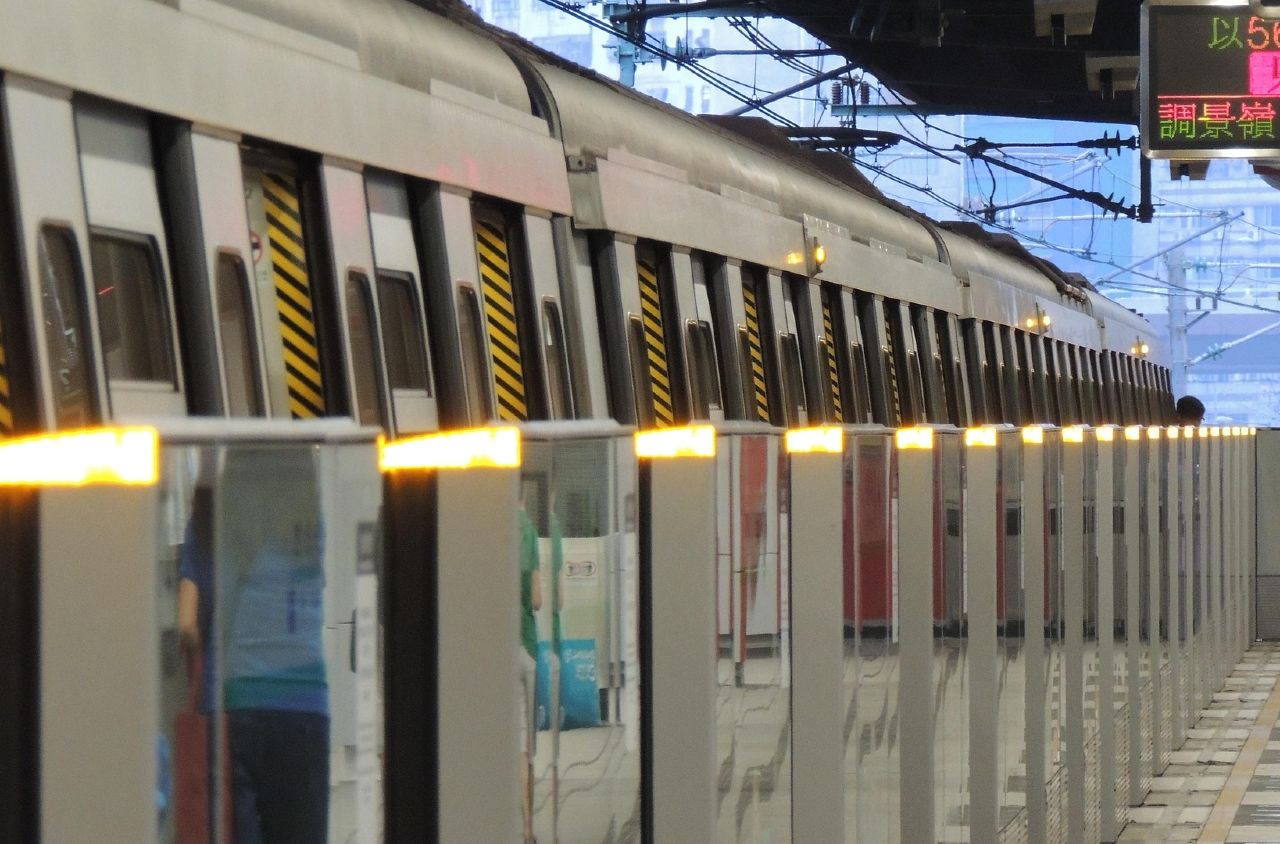 Book your train tickets in Hong Kong